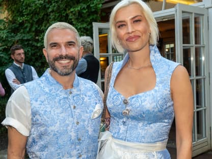 Marc Terenzi und Verena Kerth lächeln bei gemeinsamem Oktoberfest-Auftritt