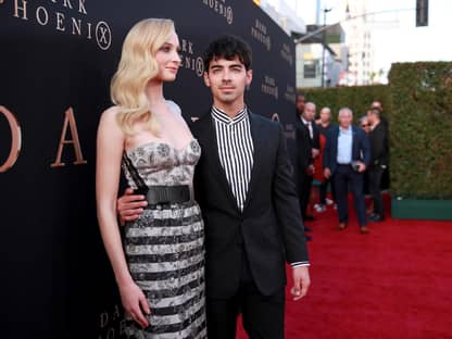 Sophie Turner und Joe Jonas auf dem roten Teppich