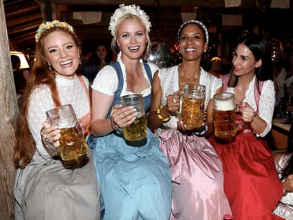 Stars auf dem Münchner Oktoberfest 2023: Barbara Meier, Franziska Knuppe, Barbara Becker, Sila Sahin 