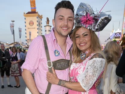 Stars auf dem Münchner Oktoberfest 2023: Jasmin Herren und Freund Philipp Bender