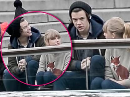 Harry Styles und Taylor Swift sitzen im Central Park