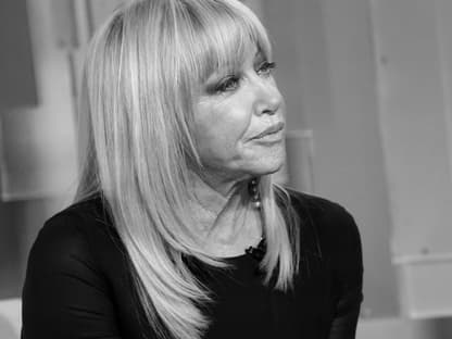 Schwarz-Weiß-Aufnahme von Suzanne Somers