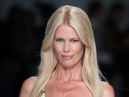 Claudia Schiffer auf dem Laufsteg 2023