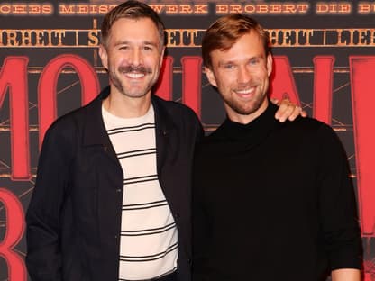 Jochen Schopp mit Ehemann Norman Kuehle beim "Moulin Rouge"-Musical in Köln