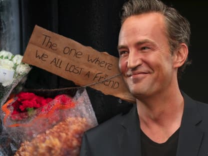 Trauer um "Friends"-Star Matthew Perry - Schild mit "The one where we all lost a friend"