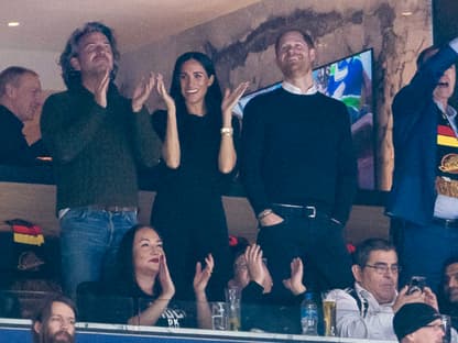 Meghan und Harry bei einem Eishockey-Spiel, November 2023