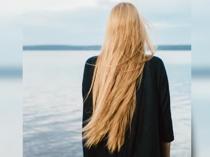 Frau lange haare