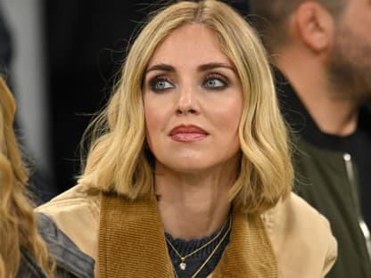 Chiara Ferragni mit ernstem Gesichtsausdruck