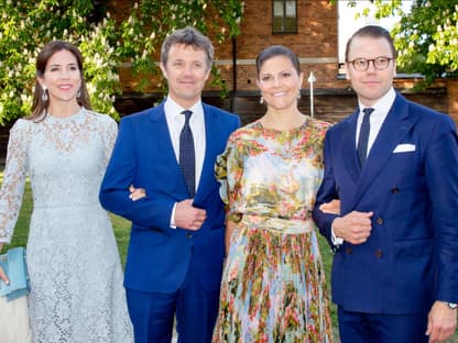 Königin Mary und König Frederik von Dänemark mit Prinzessin Victoria und Prinz Daniel von Schweden, 2017.  