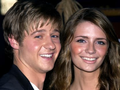 Benjamin McKenzie und Mischa Barton lachen