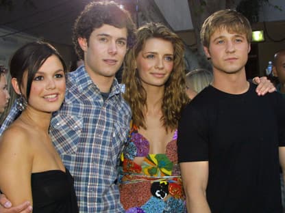 Gruppenfoto O.C. California-Cast Rachel Bilson, Adam Brody, Mischa Barton und Benjamin McKenzie