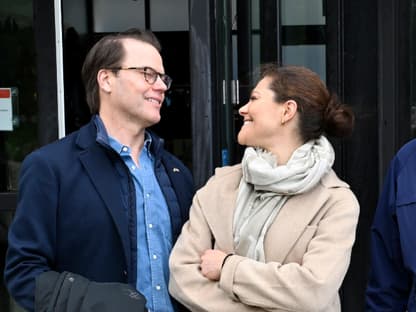 Prinz Daniel und Prinzessin Victoria wirken verliebt. 