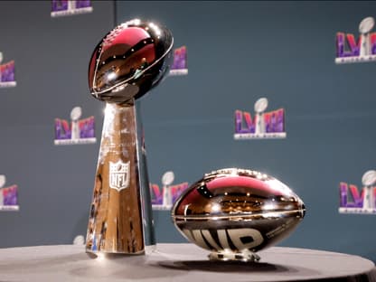 Der Siegerpokal des Super Bowls 2024