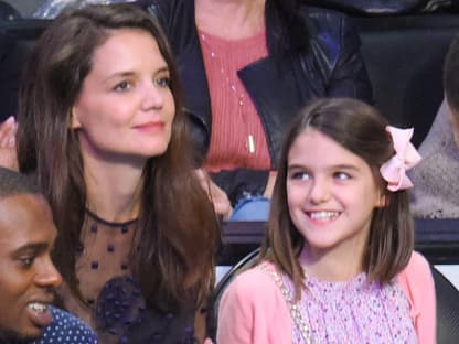 Suri Cruise und Katie Holmes beim Basketballspiel 2017