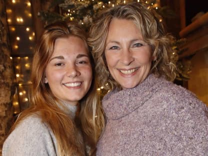 Claudia Jung und Tochter Anna beim Weihnachtsmarkt 2018