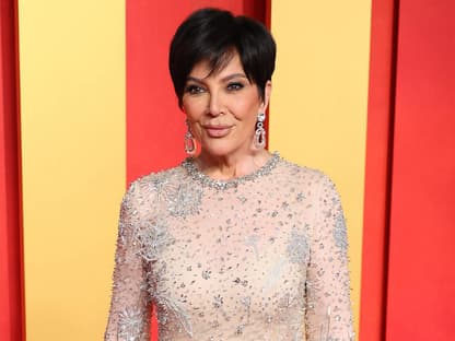 Kris Jenner mit Glitzerkleid