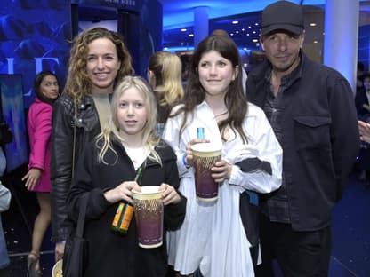 Michi Beck mit seiner Frau Ulrike und den gemeinsamen Töchtern Romy und Poppy