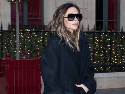 Victoria Beckham mit Sonnenbrille, 2022