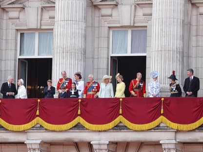 Royals auf dem Balkon