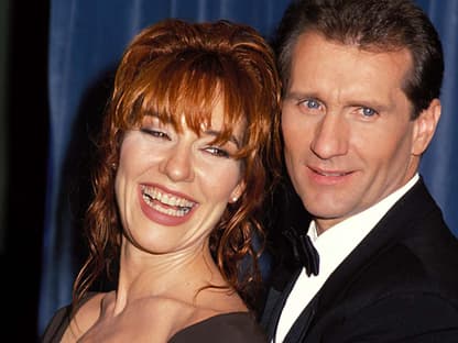 Katey Sagal und Ed O'Neill aus "Eine schrecklich nette Familie" 1989 bei den "Emmy Awards"