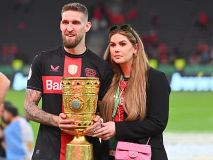 Robert und Alicia Andrich mit Pokal