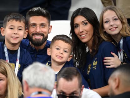 Olivier Giroud, seine Ehefrau und Kinder