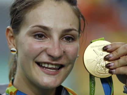 Kristina Vogel mit der Gold-Medaille bei den Olympischen Spielen in Rio