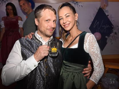 Oktoberfest 2024: Wiesn-Bummel von Cathy Hummels - Oliver Pocher und Sandy Meyer-Wölden