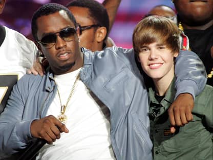 P. Diddy Arm in Arm mit Justin Bieber