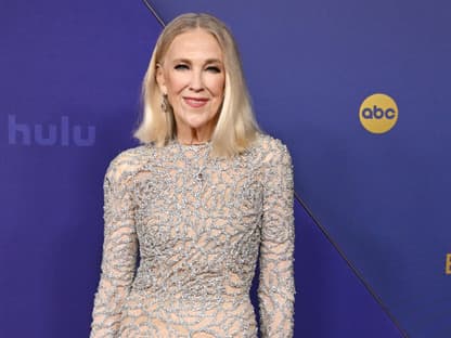 Catherine O'Hara im Glamour-Look