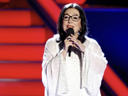 Nana Mouskouri singt einen ihrer Hits