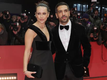 Elyas M'Barek mit Ehefrau Jessica auf der Berlinale 2025