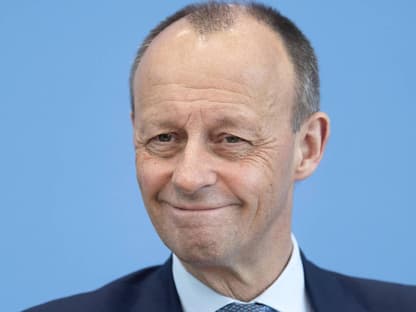 Friedrich Merz lächelt 2021