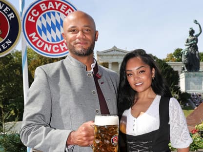 Vincent Kompany mit Ehefrau Carla auf dem Oktoberfest