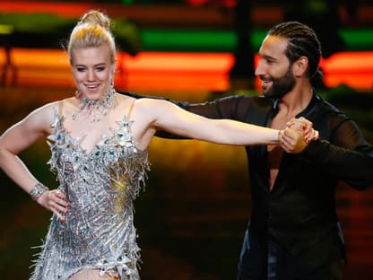 Massimo Sinató und Larissa Marolt bei "Let's Dance" 2024