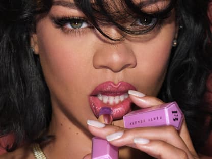 Rihanna mit Glossy Bomb