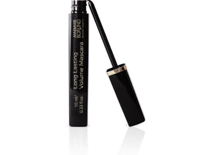 Für das fertige Augen-Make-up fehlt nur noch die Wimperntusche. Dafür eignet sich eine Volumen-Mascara wie diese von Annemarie Börlind. "Long Lasting Volume Mascara", ca. 17 Euro