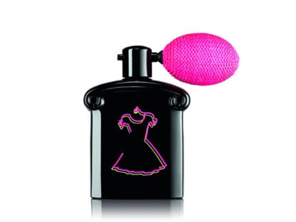 La petite Robe noire- So crazy Powder Spray- von Guerlain, über <a title="http://www.douglas.de/douglas/Pflege-Körper-Pflege-Guerlain-La-petite-Robe-noire-So-Crazy-Powder-Spray_productbrand_3000069041.html" href="http://www.douglas.de/douglas/Pflege-Körper-Pflege-Guerlain-La-petite-Robe-noire-So-Crazy-Powder-Spray_productbrand_3000069041.html" target="_blank">douglas.de</a>, ca. 75 Euro