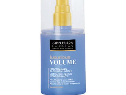 Diese Föhnlotion schützt die Haare nicht nur vor Hitze sondern stärkt sie dank verbesserter Formel noch von innen. Für Volumen ohne Ende! âThickening Blow Dry Lotion" von John Frieda, 125 ml ca. 10 Euro