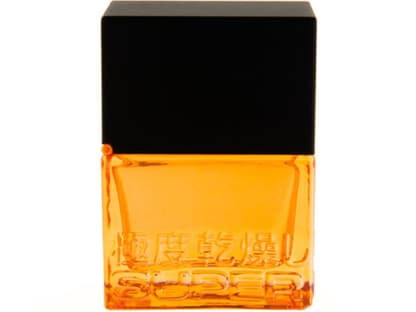  Wer seinen Mann mit einem tollen Geschenk überraschen möchte, sollte zum neuen Duft von Superdry greifen. Riecht angenehm nach herber Orange. "Orange" von Superdry, 40 ml ca. 40 Euro, exklusiv bei Douglas