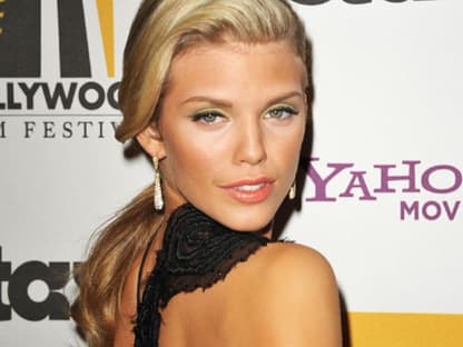 AnnaLynne McCord weiß sich in Pose zu setzen