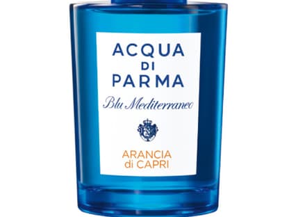 Dieser Sommer wird dufte! Spritzig, Fruchtig, Frisch! Diese leichten Sommerparfums begleiten uns durch die warmen Tage: Pampelmuse, sizilianische Orange und Kardamon-Öl verleihen diesem Eau de Toilette eine besondere Note: âBlu Mediterraneo Arancia di Capri" von Acqua di Parma, EdT, 75 ml, ca. 63 Euro