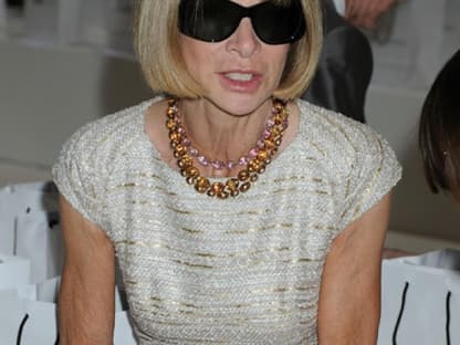 Von ihrem Urteil hängt der Erfolg einer Kollektion ab: Anna Wintour sitzt in der ersten Reihe bei Marc Jacobs