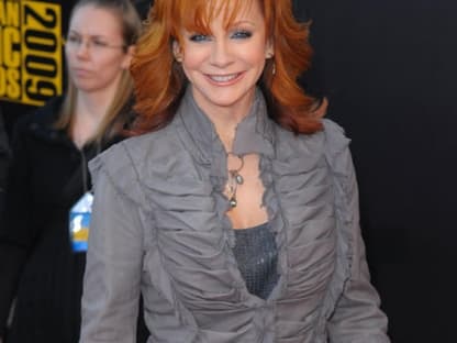 Schauspielerin Reba McEntire freute sich auf den Abend und durfte später auch einen Award übergeben