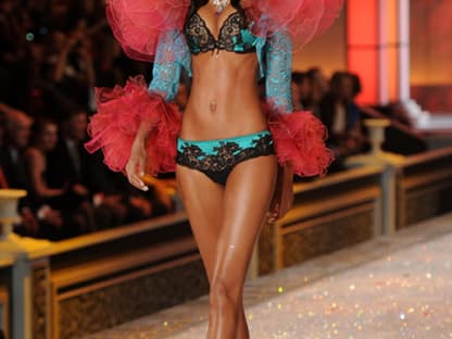 Victoria's Secret Fashion Show 201