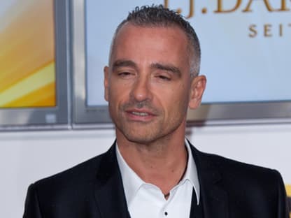 Der italienische Schmusesänger Eros Ramazzotti und seine Freundin Marica Pellegrinelli freuen sich über eine Tochter. Die Kleine kam 02.08.2011 in Mailand zur Welt. Für Eros ist es bereits Kind Nummer zwei - er hat aus der Ehe mit Michelle Hunziker noch Tochter Aurora hat