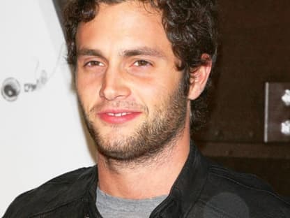 Schauspieler Penn Badgley hatte wohl vergessen sich zu rasieren