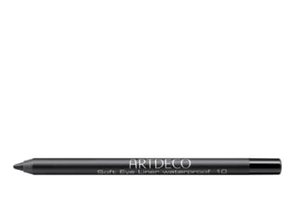 Für einen noch intensiveren Augenaufschlag sollte eine dezente Linie mit einem Eye Liner oberhalb der Wimpern aufgetragen werden. "Soft Eye Liner Waterproof" von Artdeco, ca. 7 Euro