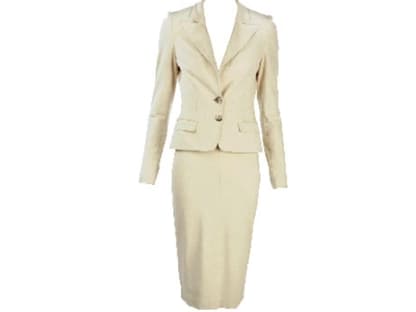 Kostüm 
von Mango: 
Blazer 
ca. 70 Euro, 
Bleistiftrock, 
ca. 40 Euro