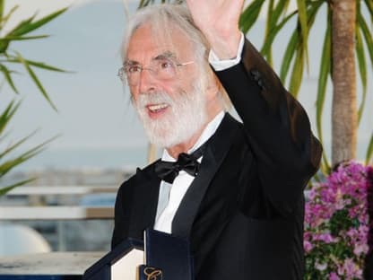 Michael Haneke nimmt die goldene Palme für den besten Film entgegen